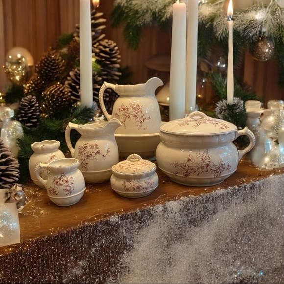 9 piece set antique pitcher, wash basin, chamber pot etc 🥳 - Picture 7 of 10